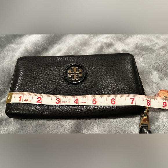 TORY BURCH Black Soft Leather Wallet Gently Used - Picture 8 of 10